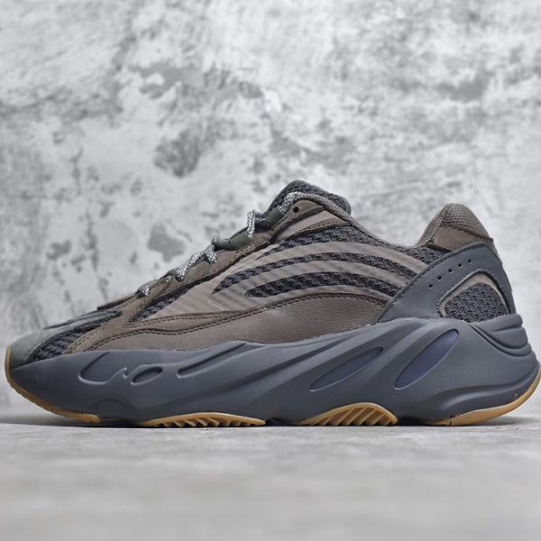 Adidas Originals Yeezy Boost 700 V2 "Geode" Reps