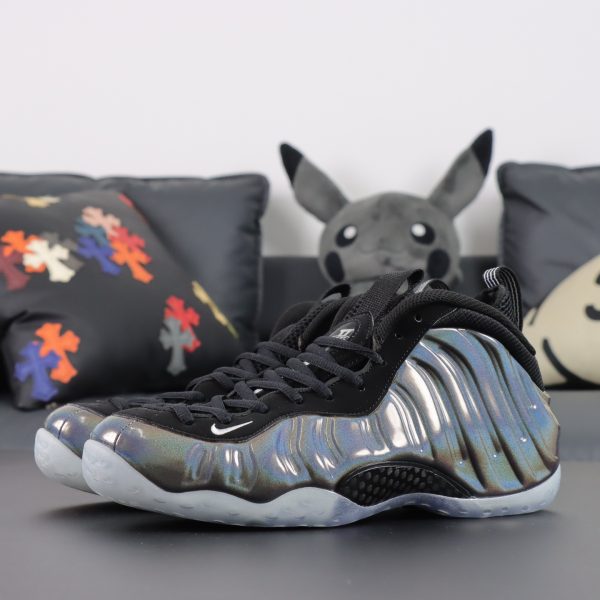 Side view of Foamposite One Hologram Reps