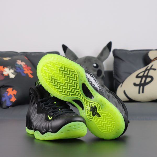 Outsole of Foamposite One Green Goblin Reps