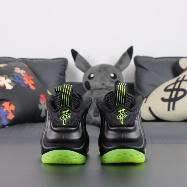 Back heel view of Foamposite One Green Goblin Reps
