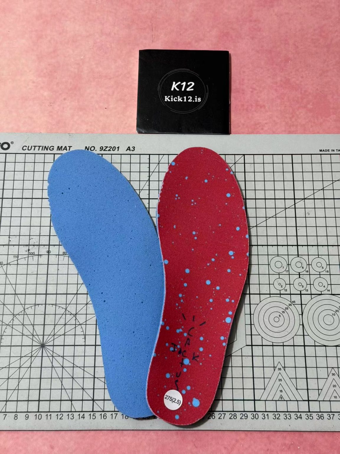Cactus Jack printed insole and hang tag on Jordan 4 Travis Scott reps
