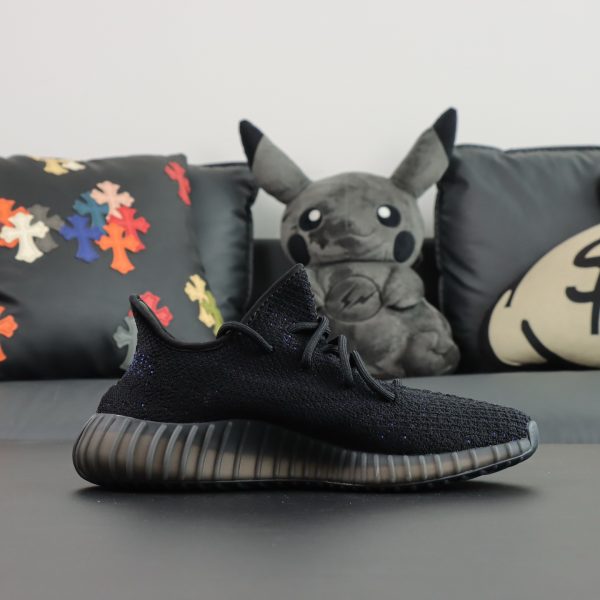 Inside view of Yeezy 350 Dazzling Blue reps with black knit material