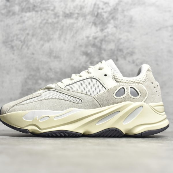 UA Yeezy Boost 700 Analog Reps
