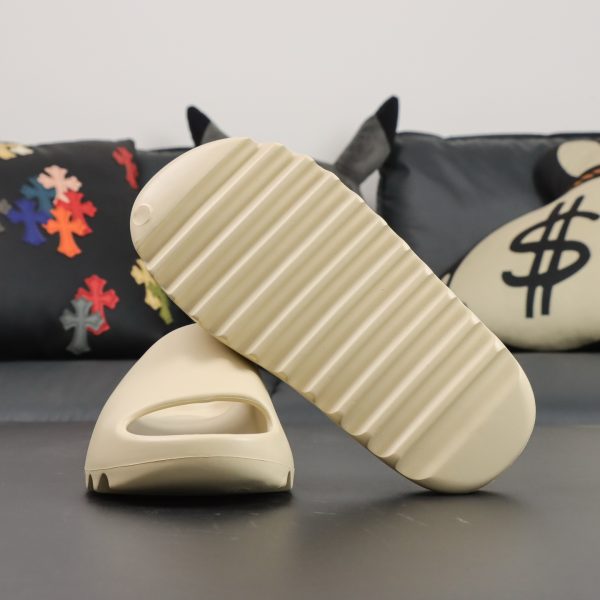 Outsole of Yeezy Slide Bone with ridged EVA grip