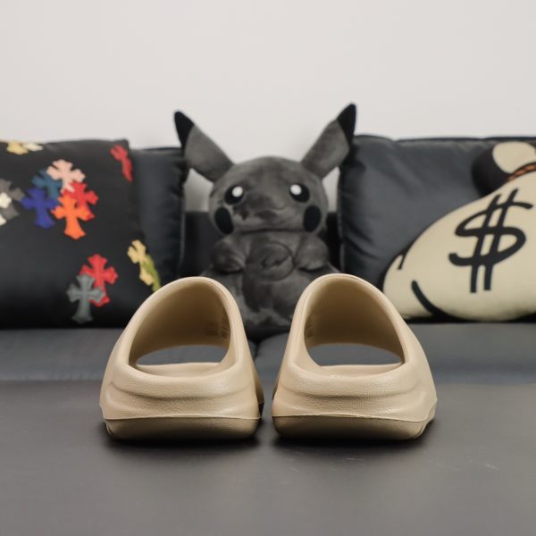 Rear view of Yeezy Slide Pure with molded heel support